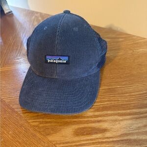 Patagonia P-6 Label Lopro Untrucker Hat Forge Grey